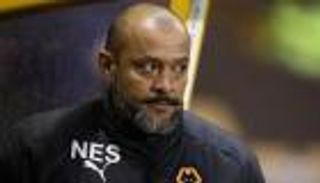 الاتحاد الإنجليزي يعاقب مدرب ولفرهامبتون بسبب سوء التصرف