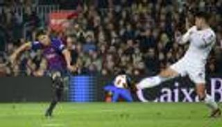 تعثر مفاوضات أرسنال وبرشلونة بشأن سواريز