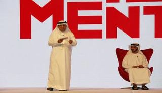 حميد القطامي المدير العام لهيئة الصحة بدبي خلال جلسة الحوار