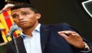 الأهلي السعودي يوقع عقدا مبدئيا مع مدافع فالنسيا الإسباني