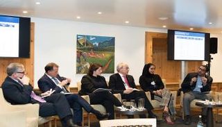 ناصر الهاملي خلال مشاركته في فعاليات دافوس