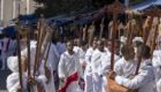 بالصور.. "بغنا".. آلة موسيقية تتعالى نغماتها في الكنائس الإثيوبية