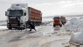 تونس تتعرض لموجة من الطقس السيئ