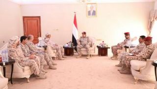 رئيس الأركان اليمني وقيادة التحالف في عدن