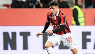 يوسف عطال لاعب نيس