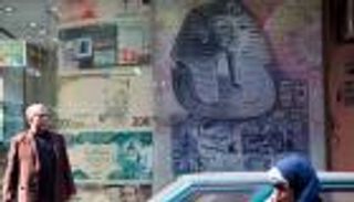 تراجع سعر الدولار في مصر يثير قلق حائزيه