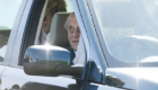 سر عدم ارتداء العائلة الملكية البريطانية لحزام الأمان.. ضابط سابق يوضح