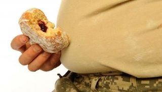 السمنة المفرطة تسرّح 9 آلاف جندي بريطاني