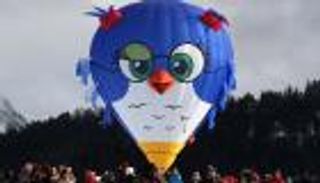 بالصور.. عشرات المناطيد تلون سماء سويسرا في مهرجان سنوي