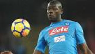 كوليبالي أولوية لإدارة يونايتد في الصيف