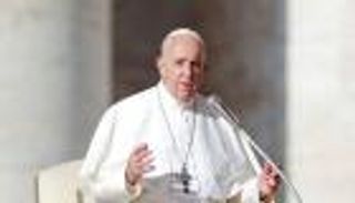 بالصور.. فرنسيس بابا السلام.. قصة "رجل يحترم كلمته"