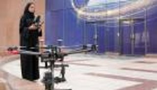 أول إماراتية تحصل على رخصة "درون" للتصوير ثلاثي الأبعاد في دبي