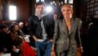 سيلين ديون لمنتقدي نحافتها: دعوني وشأني