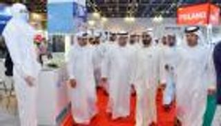 بالصور.. محمد بن راشد يزور معرض الصحة العربي في دبي