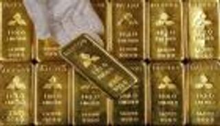 الذهب قرب أعلى مستوى في 8 أشهر بدعم تثبيت أسعار الفائدة