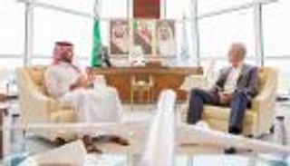 مورينيو يبدأ جولته السعودية بزيارة رئيس الهيئة العامة للرياضة