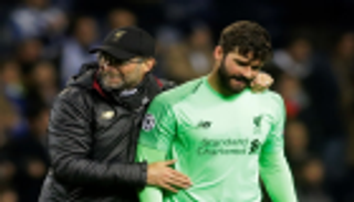 بعد غياب طويل.. كلوب يؤكد عودة أليسون في كلاسيكو يونايتد