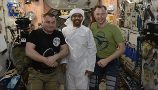 هزاع المنصوري يقضي يومه الـ6 على متن محطة الفضاء الدولية