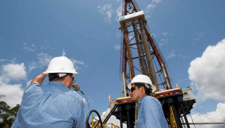 منصة حفر نفط - رويترز