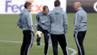 لا تصلح للمباراة.. سولسكاير ينتقد أرضية ملعب ألكمار