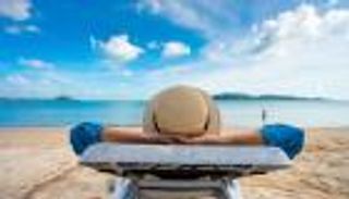 7500 دولار سنويا.. شركة أمريكية تحفز موظفيها بعطلة مدفوعة الأجر 