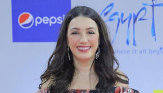 الفنانة السورية كندة علوش تدافع عن مهرجان الجونة