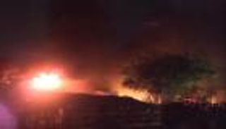 محتجون عراقيون يضرمون النار بمقر مليشيا "بدر" الإيرانية