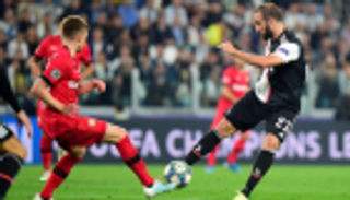 تألق هيجواين يقود يوفنتوس لانتصار عريض على ليفركوزن في دوري الأبطال