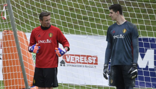 كورتوا في تدريبات بلجيكا