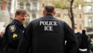 أمريكا تخطط لجمع بيانات الحمض النووي للمهاجرين  