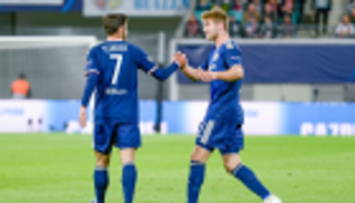 ليون يقهر لايبزيج.. وبنفيكا يواصل التعثر في دوري أبطال أوروبا