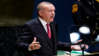 محكمة تركية تنصف معلمة عاقبها أردوغان