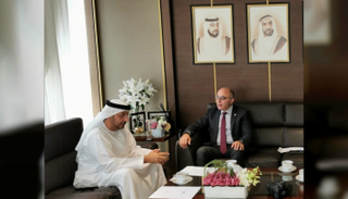 أحمد آل صالح وكيل وزارة الاقتصاد الإماراتية والسفير اللبناني