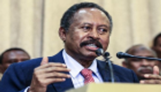 أعفى 67 إخوانيا.. حمدوك يجتث الإرهاب من جامعات السودان