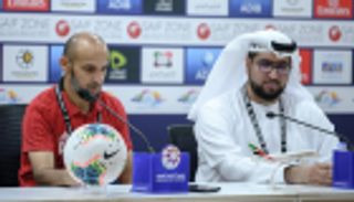 مدرب الشارقة الإماراتي يحذر لاعبيه رغم الفوز بثلاثية على العين