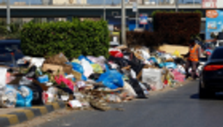 الصراعات تحوّل العاصمة الليبية إلى "مكب للنفايات"