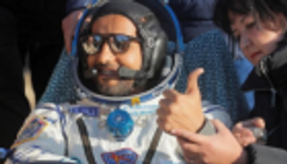 رحلة هزاع المنصوري.. 6 رسائل ملهمة من الإمارات للعالم