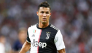 رفض المقارنة.. لياو مهاجم ميلان يثني على قدوته رونالدو