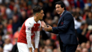 لدي أفضل منه.. إيمري يبرر استبعاد أوزيل أمام ستاندر دي لياج