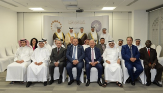 مشاركون في منتدى الجوائز العربية