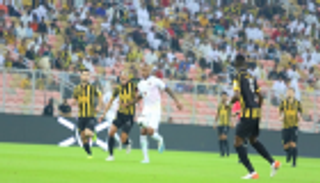 مدرب اتحاد جدة ينتقد لاعبيه بعد الخسارة من الحزم بالدوري السعودي