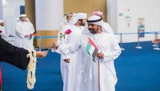 بالورد والعلم.. الإماراتيون يختارون مجلسهم الاتحادي 2019