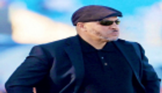 بعد إقالة الكوكي.. ضمك السعودي يتفق مع الجزائري نور الدين بن زكري