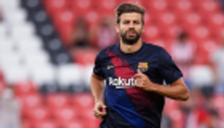 بيكيه ينتظر بطاقة صفراء للتأكد من مواجهة ريال مدريد