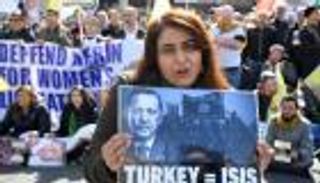 مظاهرة لأكراد سوريا ضد تهديدات أردوغان بالعدوان