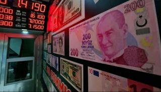 الليرة التركية تتراجع بفعل مخاوف عملية في سوريا