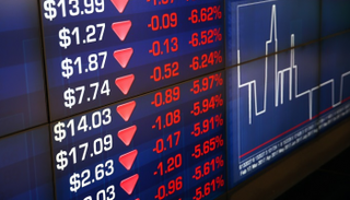 الأسهم الأوروبية تواصل خسائرها بفعل بيانات ألمانية ضعيفة