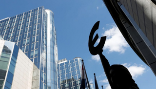 معنويات مستثمري منطقة اليورو عند أدنى مستوى في 78 شهرا