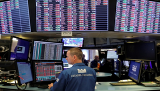 الأسهم الأمريكية تتراجع في نهاية تعاملات الإثنين