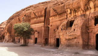 منطقة مدائن صالح بالسعودية إحدى الوجهات السياحية